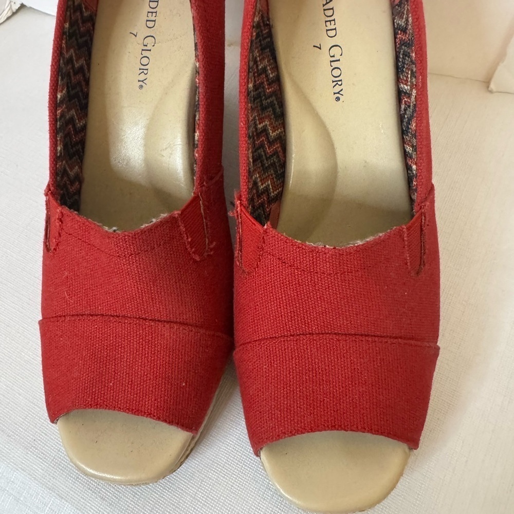 Faded Glory Women's Red Peep Toe Shoes Size 7 Fast Shipping Y2K Vintage - Picture 2 of 16